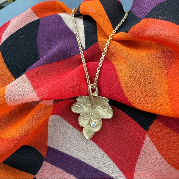 Avon Gold Leaf Necklace with Crystal Accent - Picture 9 of 14